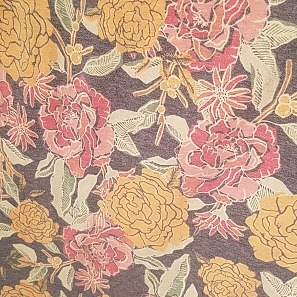 🖐5/$25🖐lulaRoe colorful shirt - Picture 3 of 3